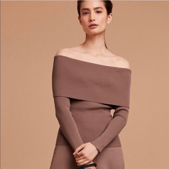 Aritzia’s Wilfred Off shoulder sweater - Picture 3 of 7